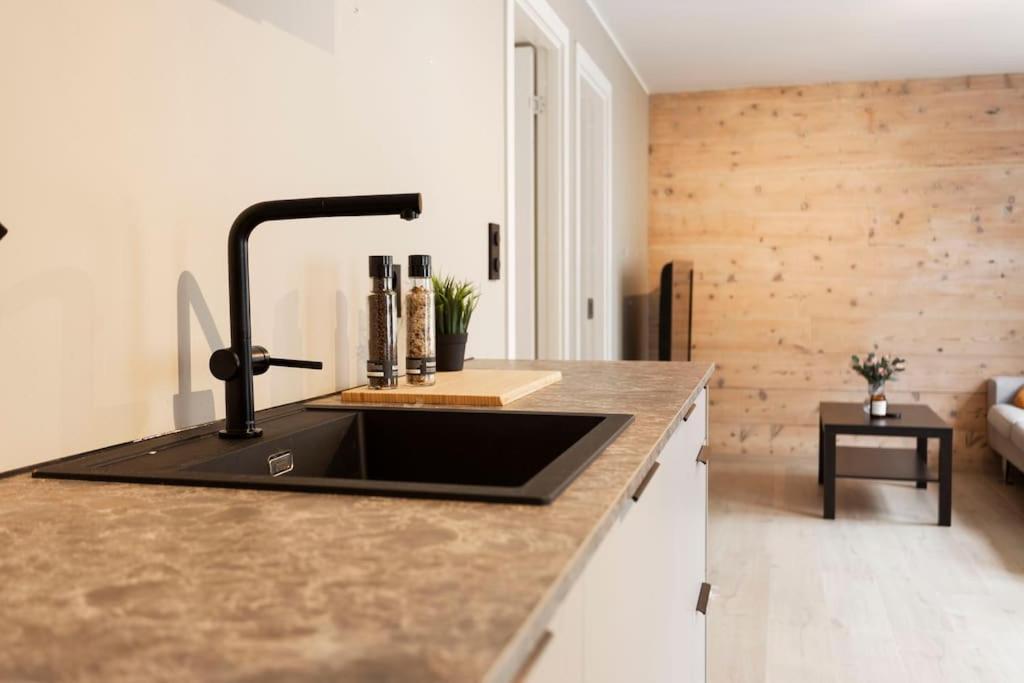 New! Modern Apartment In Historic Area Of Bergen! Exteriör bild